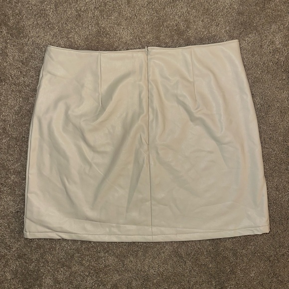 Rewash Cream Faux Leather Mini Skirt - Picture 2 of 3